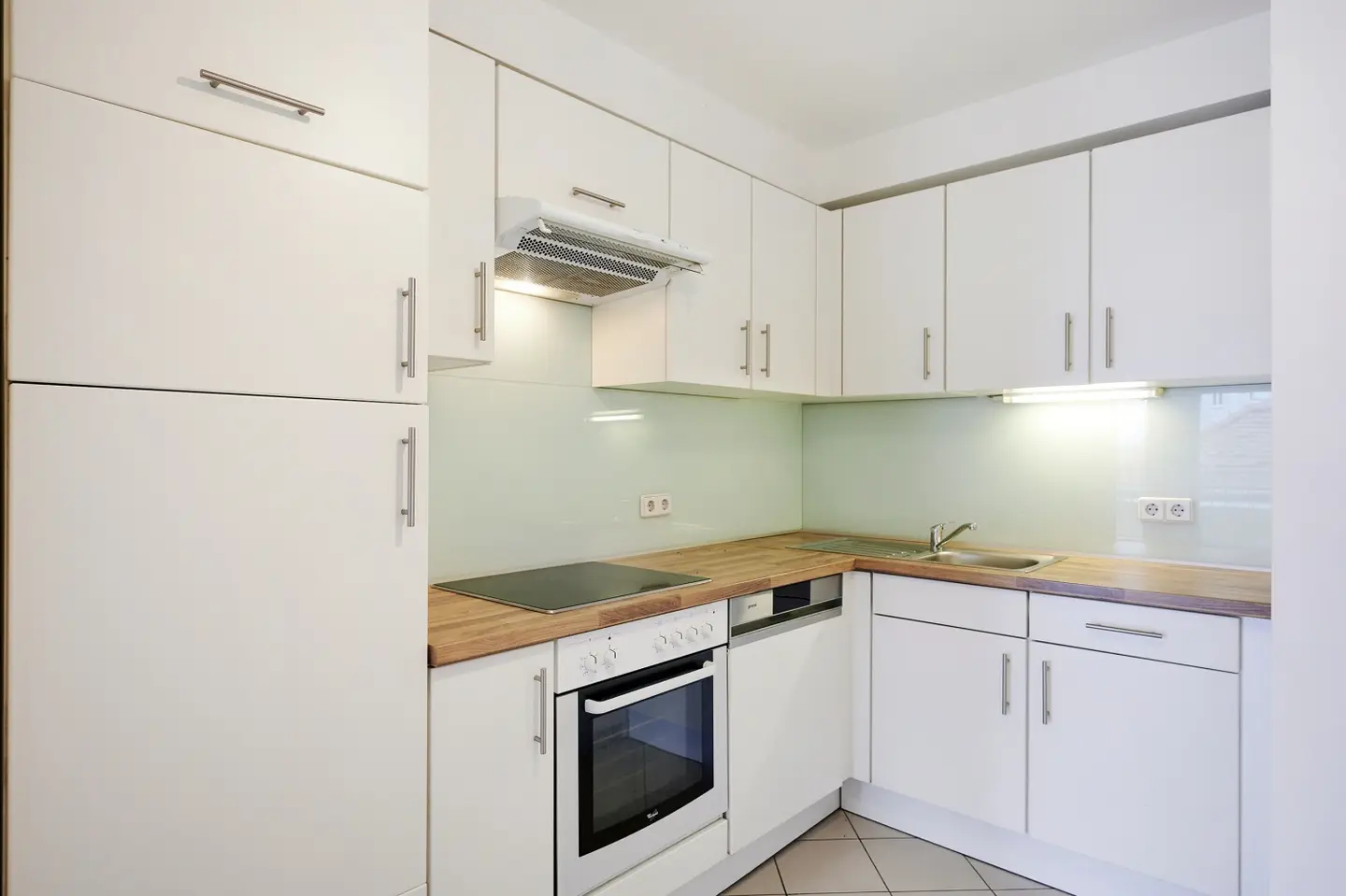 Apartment with terrace in a historic building near U4 U6