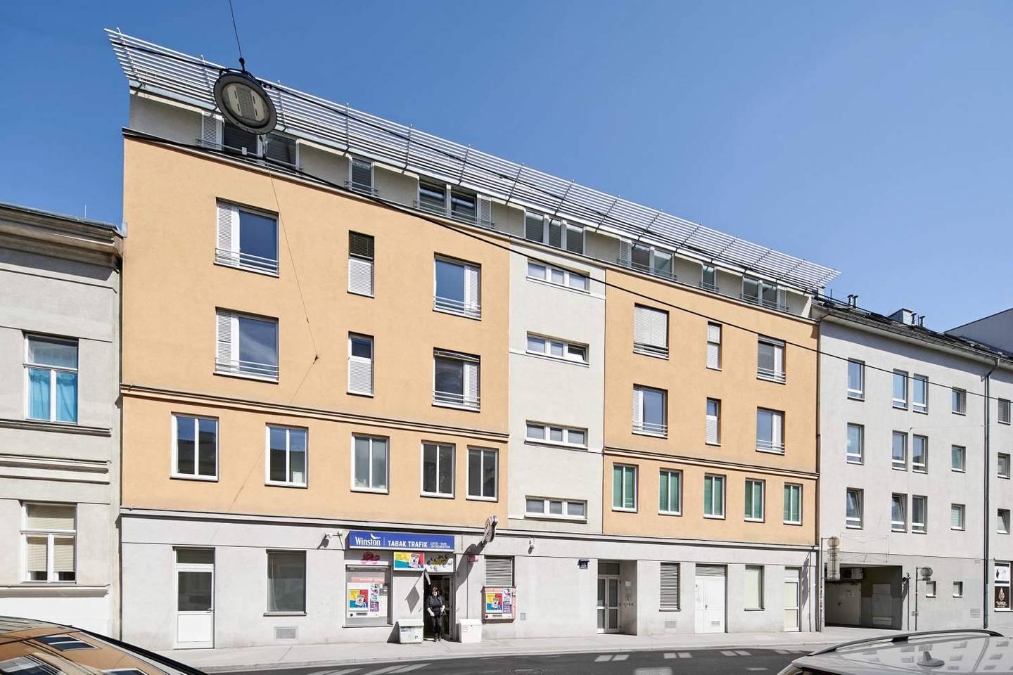 Apartment with terrace in a historic building near U4 U6
