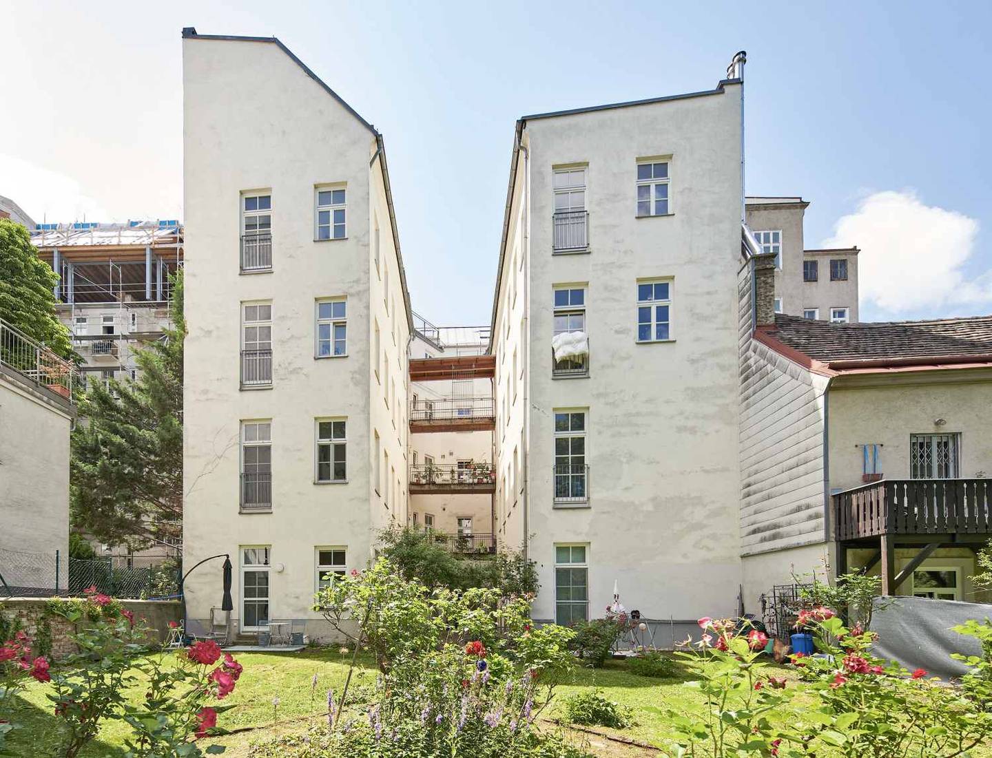Altbauwohnung mit Innenhof und Aufzug
