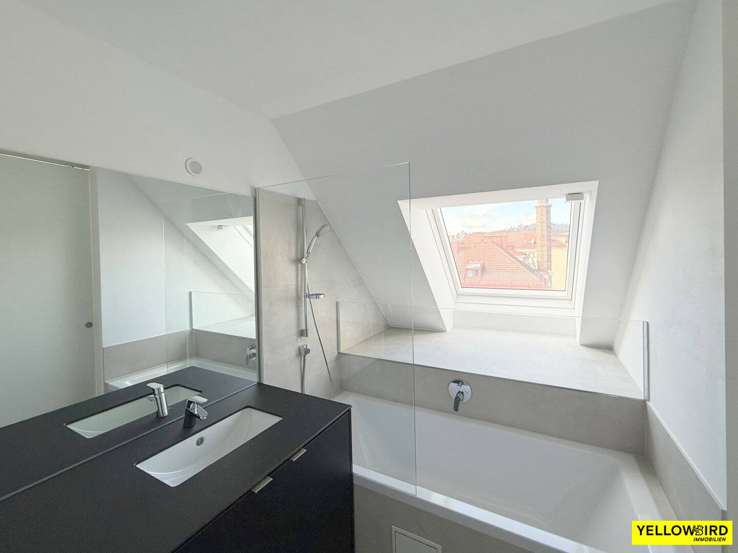 Attic apartment with terrace and lift near Kongresspark