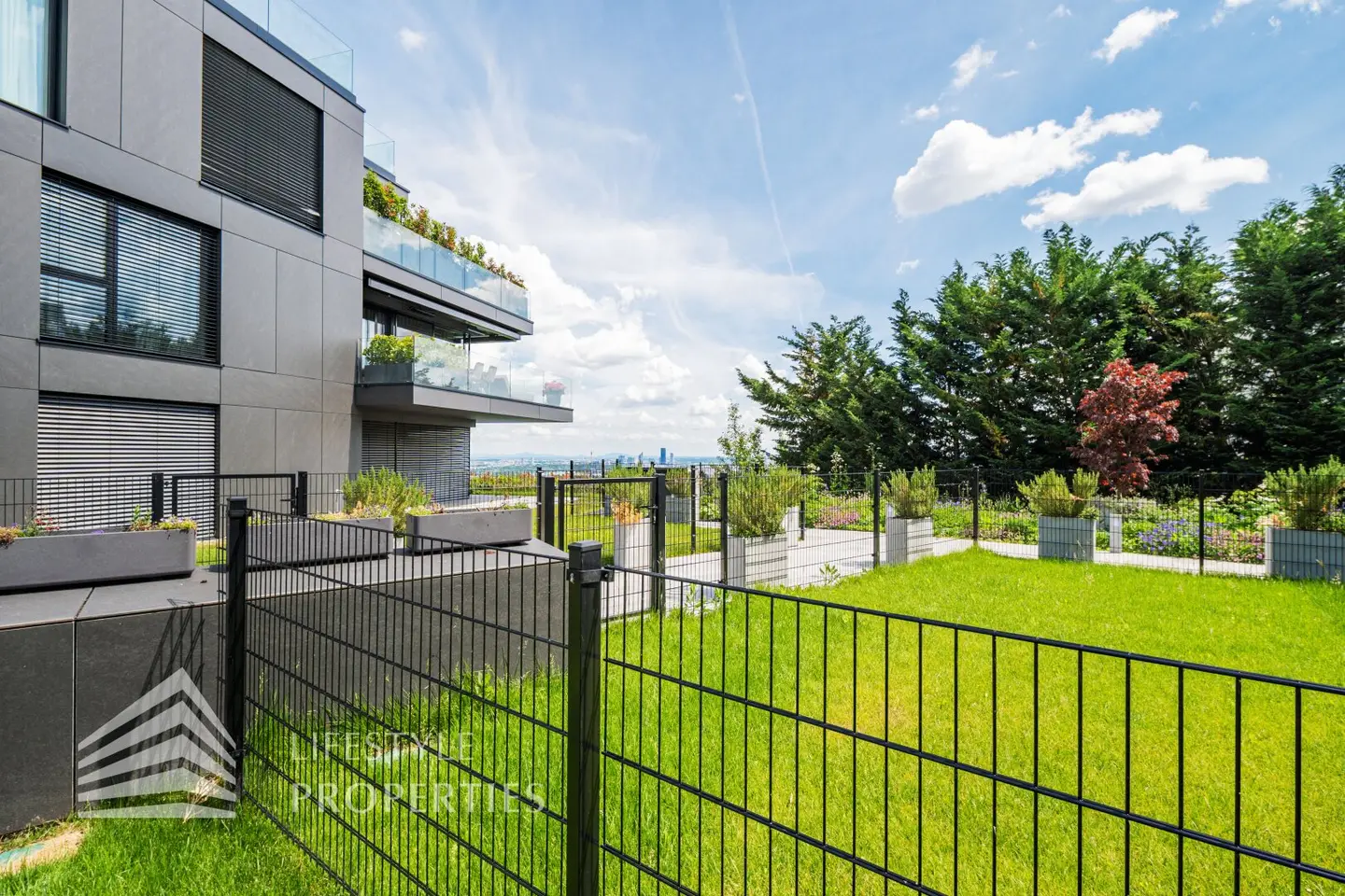 Ground floor apartment with garden and terraces