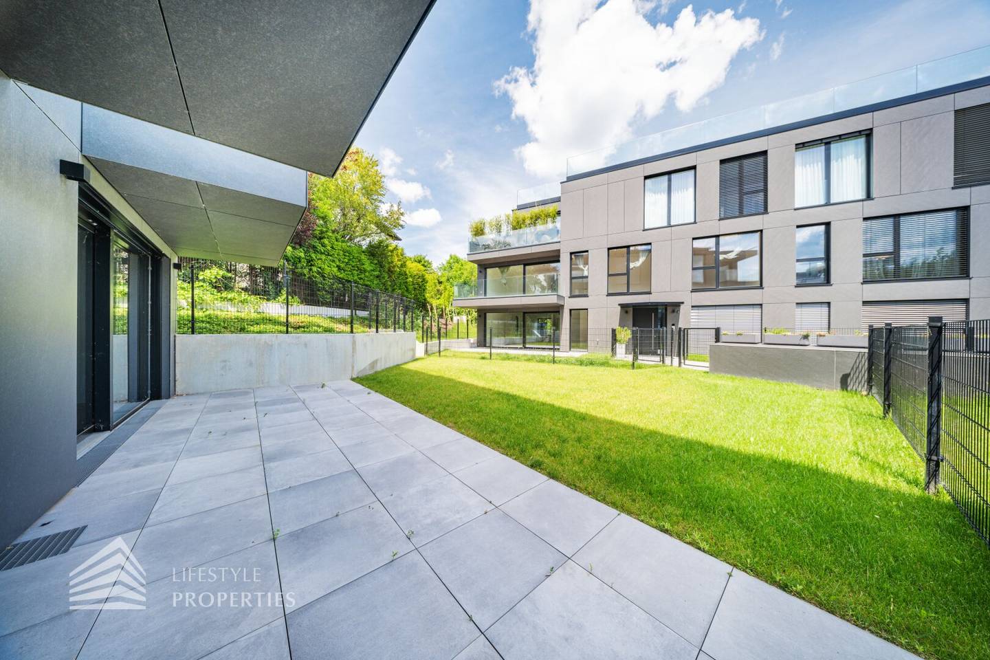 Ground floor apartment with garden and terraces
