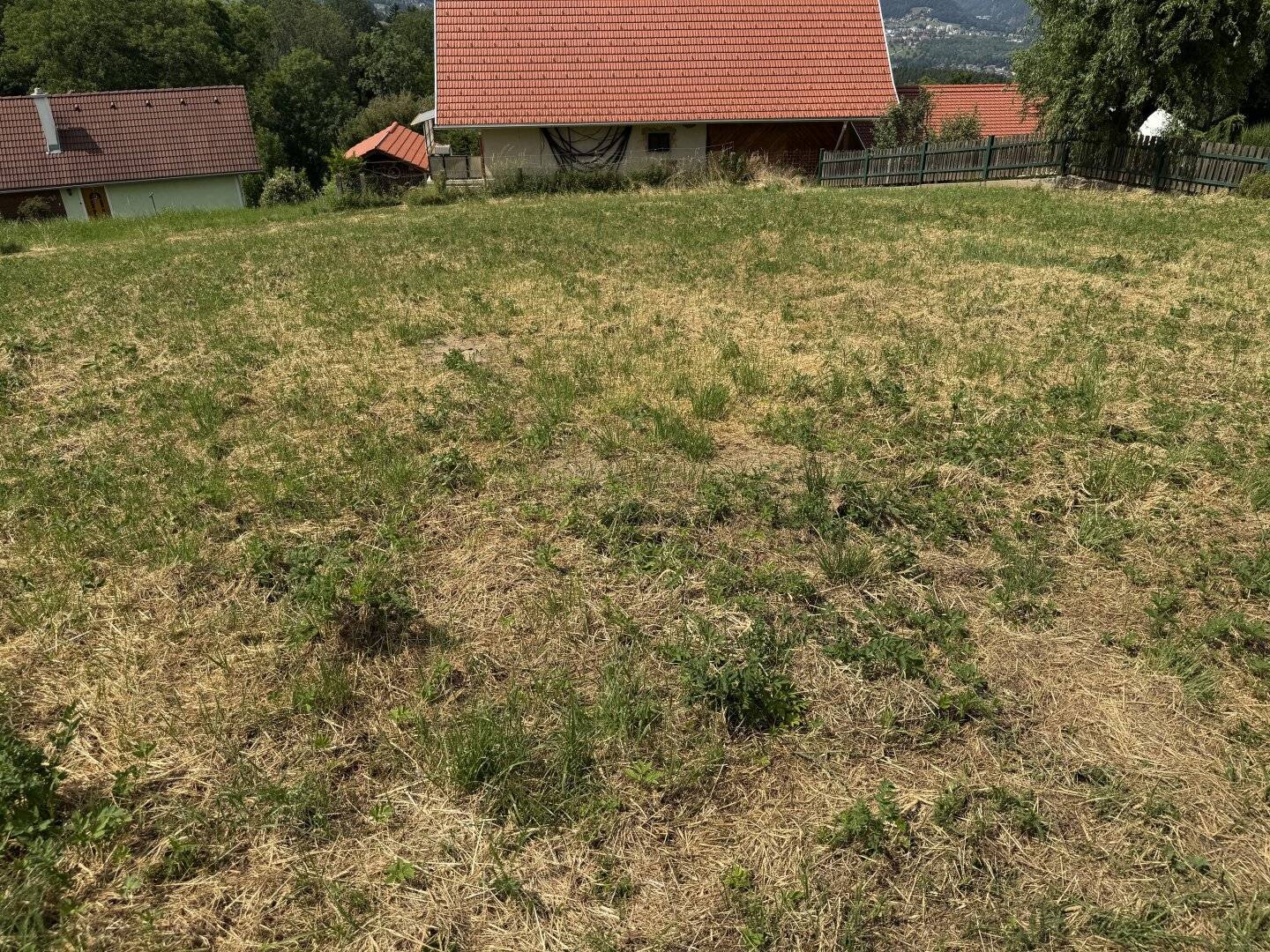 Baugrundstück in Edelschrott – traumhafte Fernsicht für nur 44.500 €!