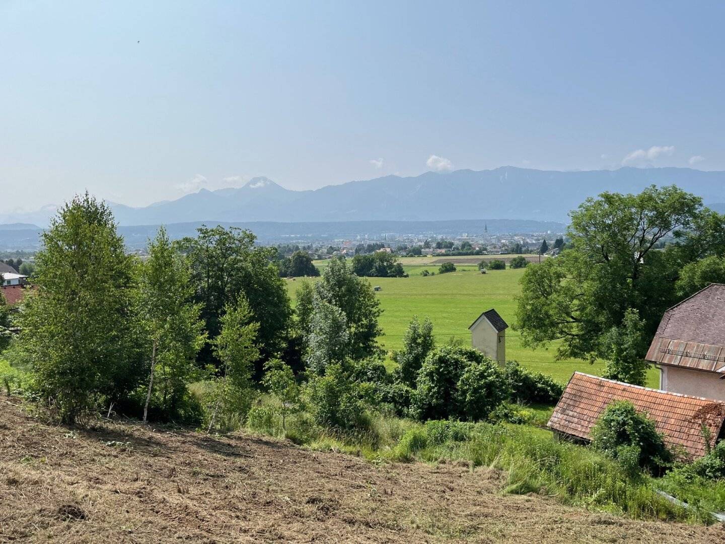 Traumhaftes Baugrundstück in Villach-Vassach mit Altbestand – Sonnig, ruhig und mit Weitblick (Gstk. 3)