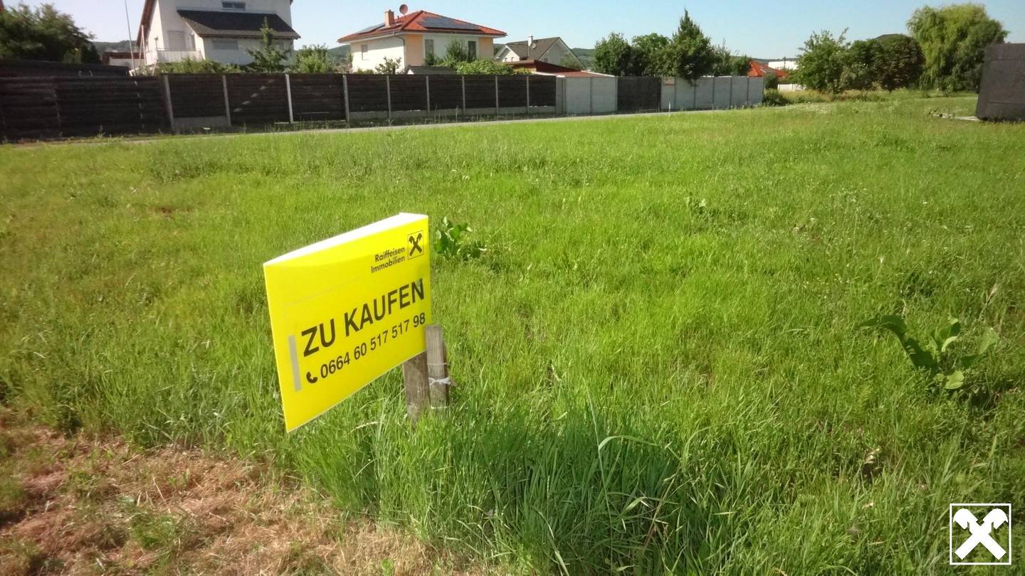 Leistbares Eckgrundstück, aufgeschlossen mit Bauzwang bis 2029 !