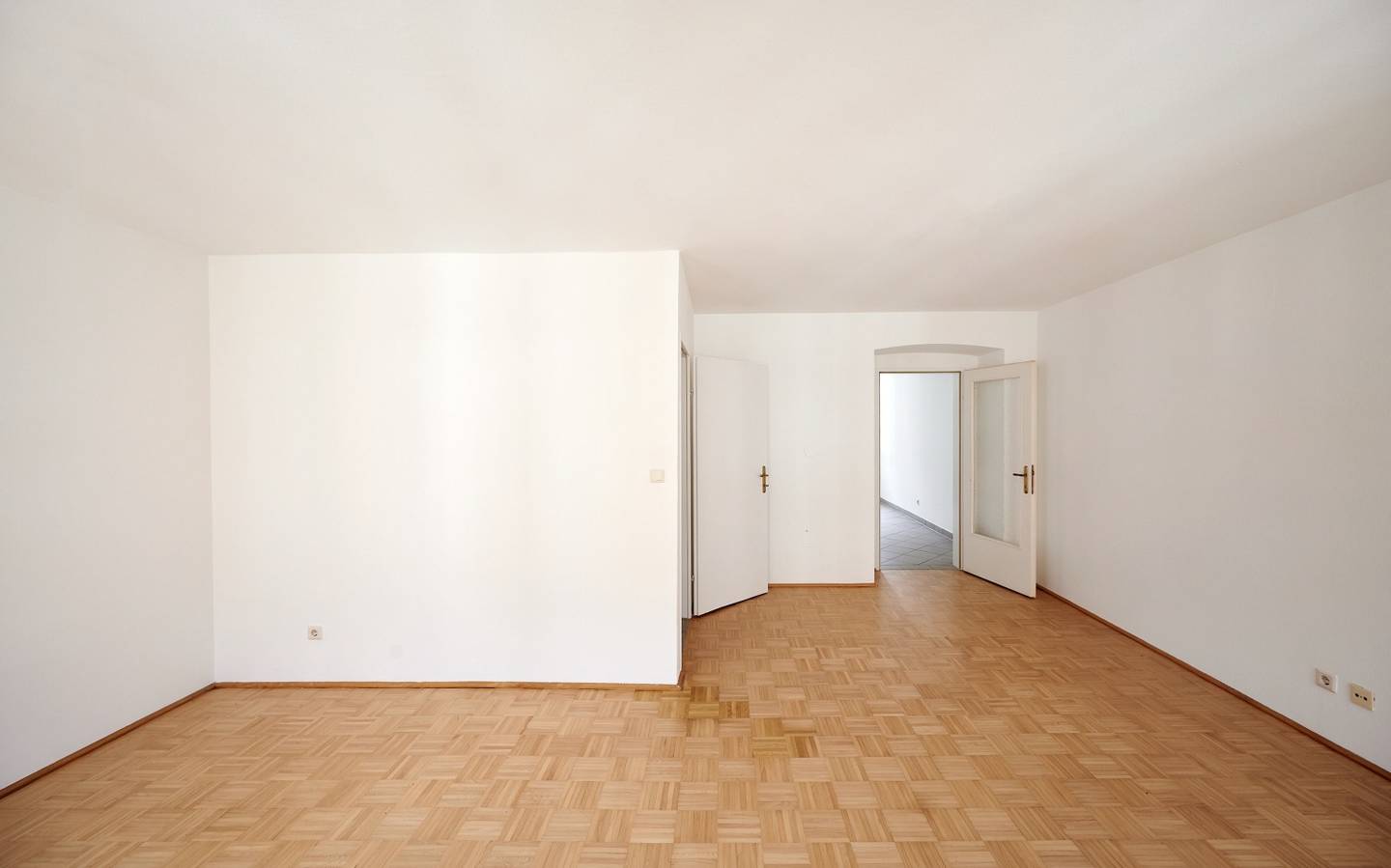 Apartment in an old building near Amalienbad with elevator