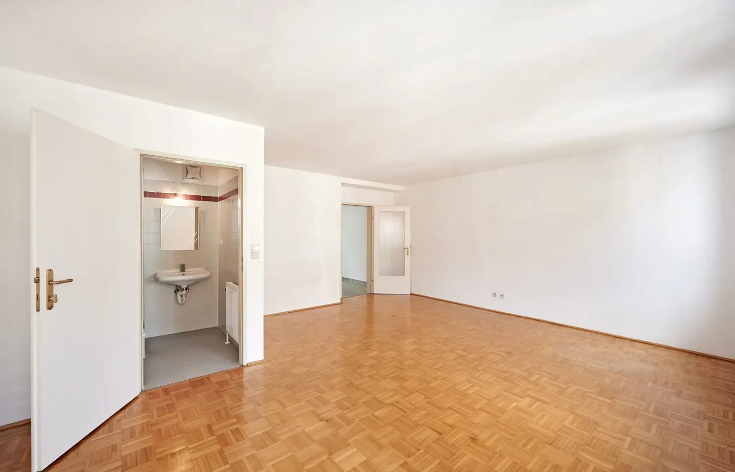 Singlewohnung mit Potenzial – selbst einziehen
oder als Investment mit angemessenen Mietzins!
