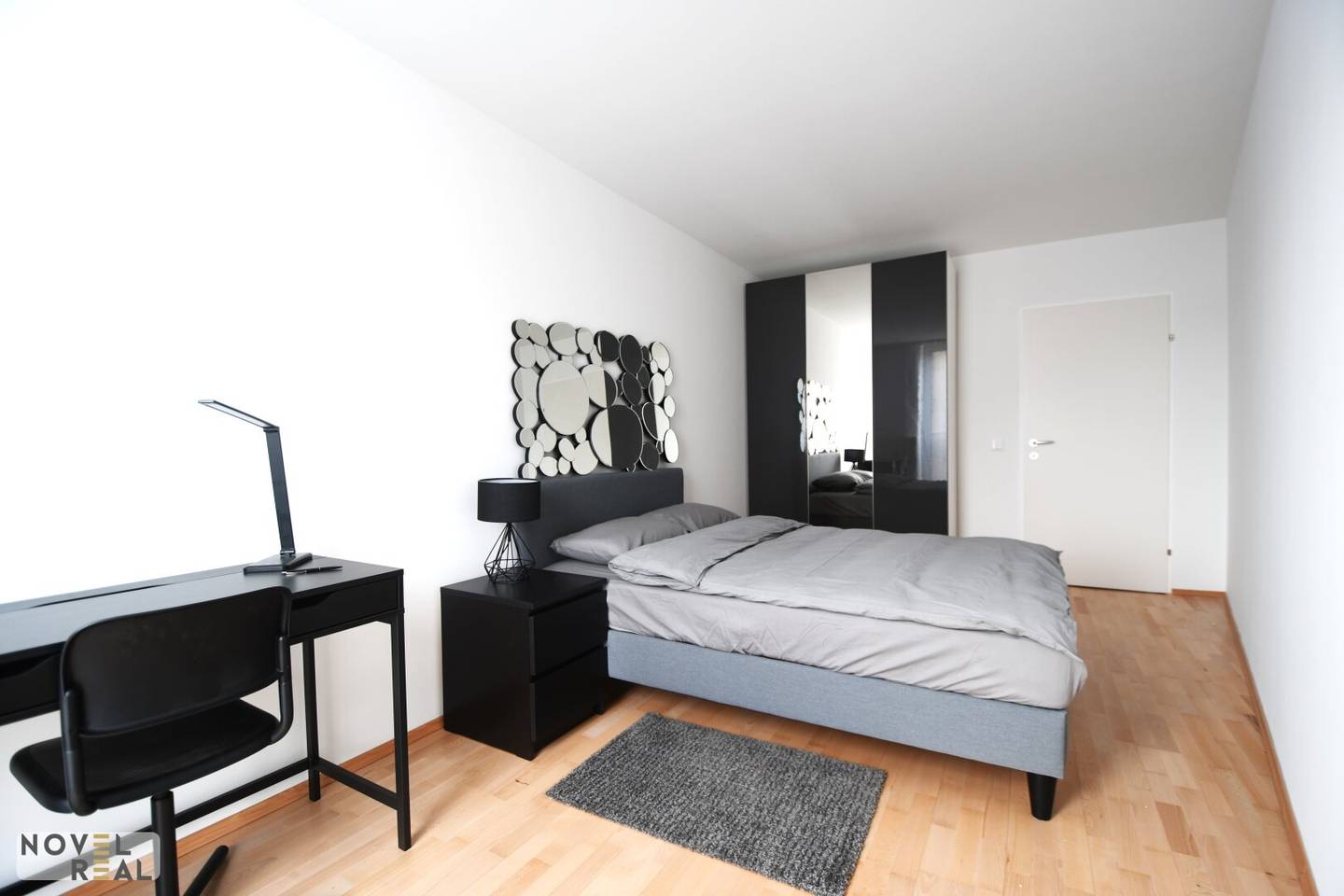 Apartment with built in kitchen near Reumanplatz