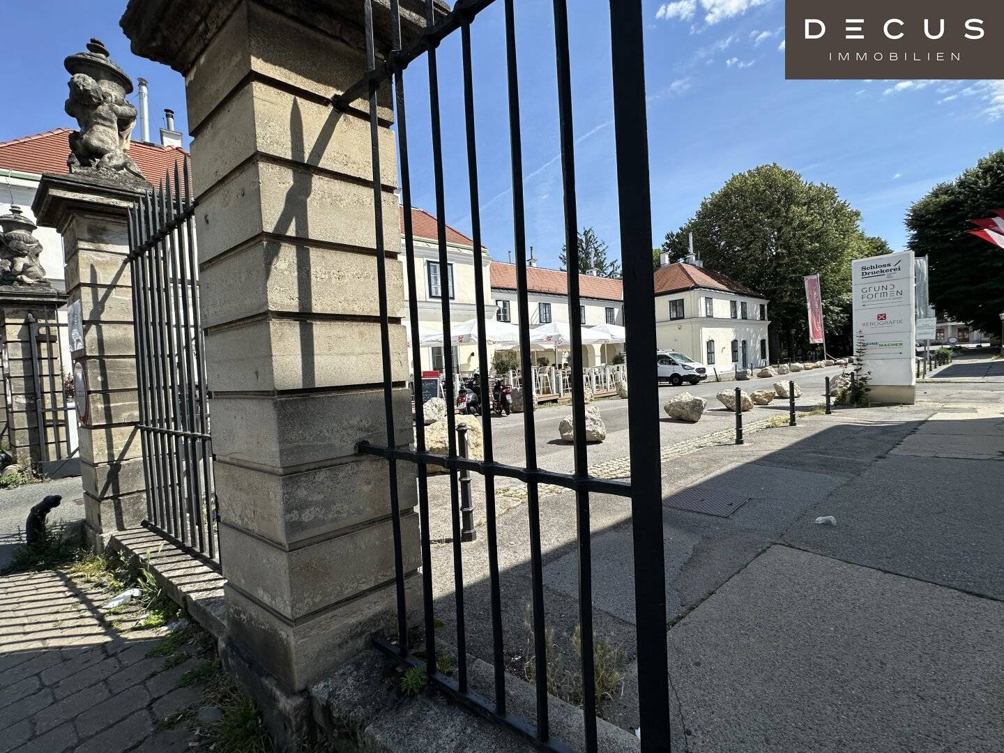 Ground Floor Space in Schloss Hetzendorf