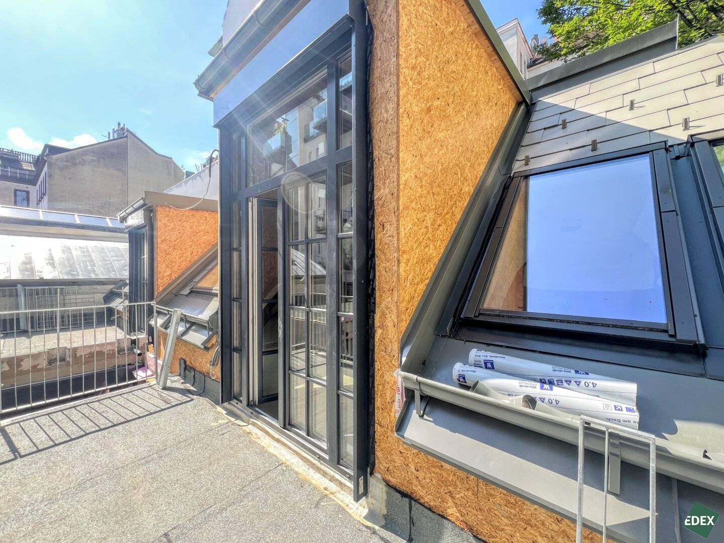 First occupancy | Townhouse with two terraces in a quiet location