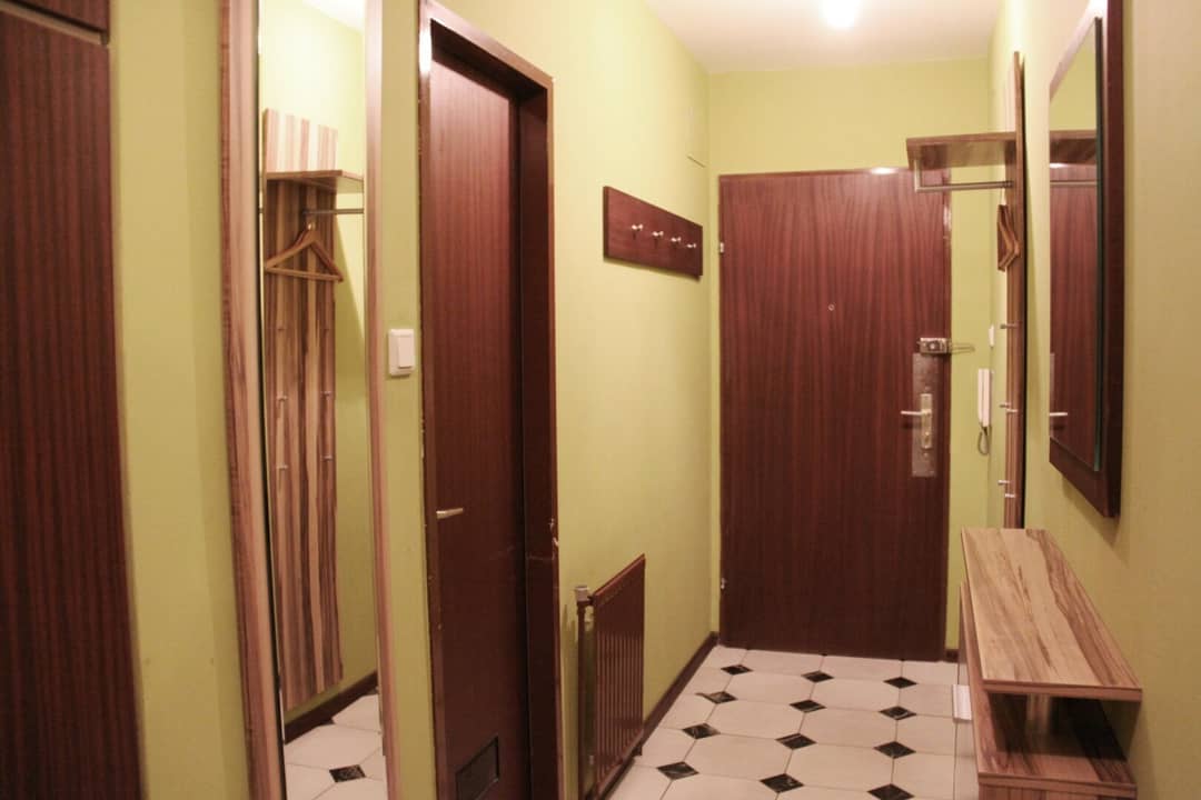 Gepflegte Wohnung mit Lift und Möblierung in Neubau