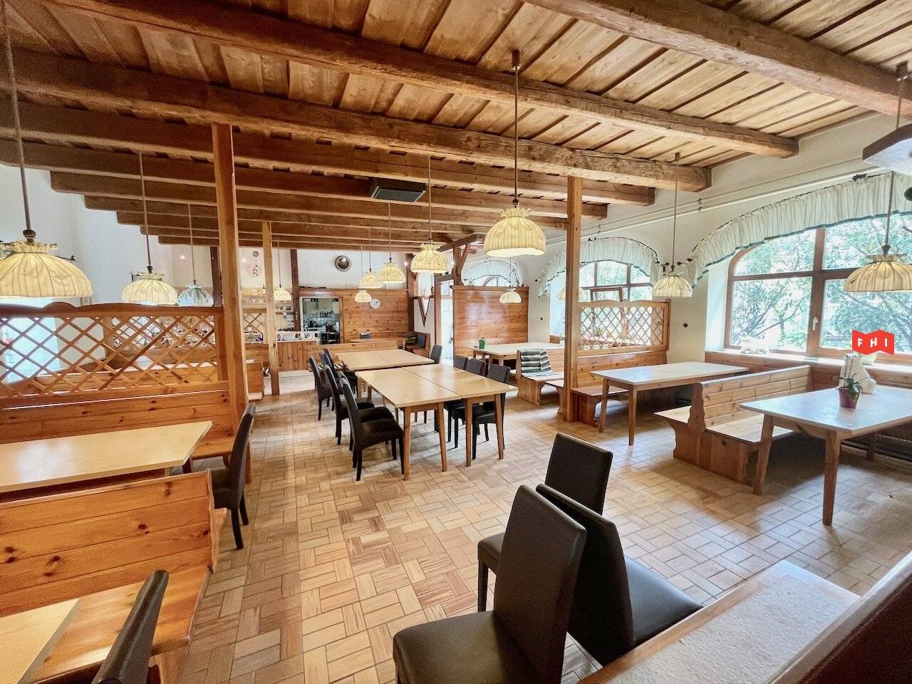 Traditional four-sided farmstead with 2 residential houses, ideal for room rental, wine tavern and farm shop, shared practice near Stift Göttweig by Krems