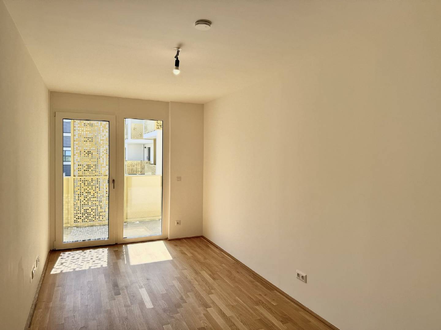 New build apartment with loggia near Old Danube