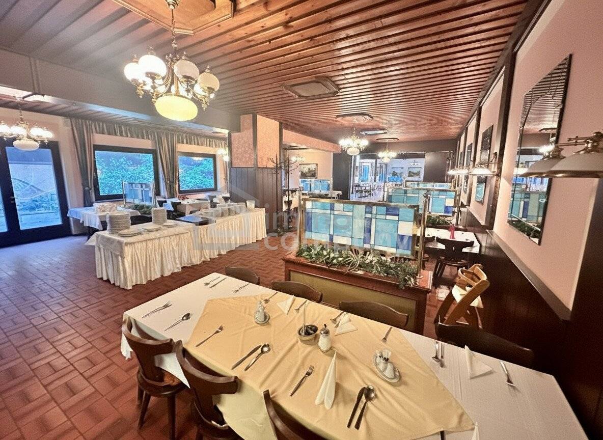 Unique opportunity: Spacious restaurant in a prime location for rent