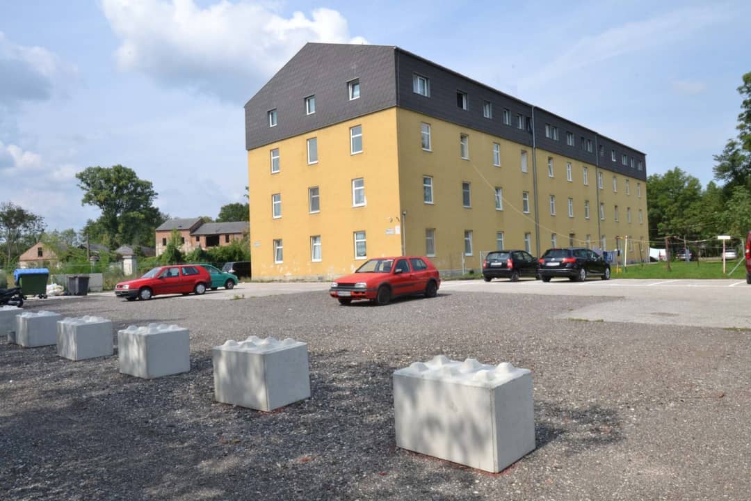 9 Parking Spaces Near Felixdorf Station