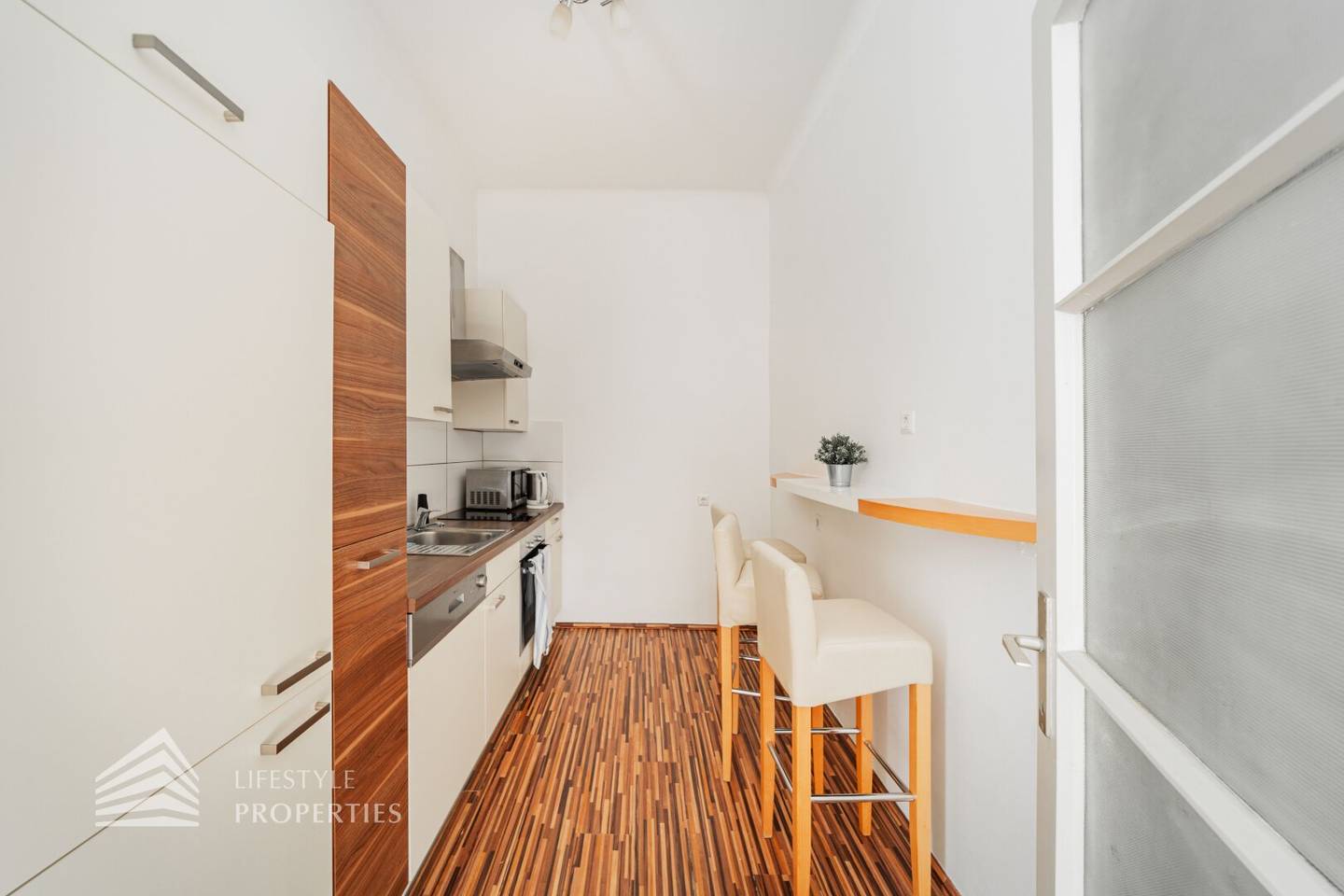 Apartment near Enkplatz with U3 access