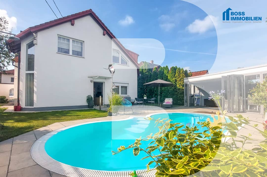 2-Familienhaus in Pasching mit Pool, Sauna, Garage & großzügigem Garten
