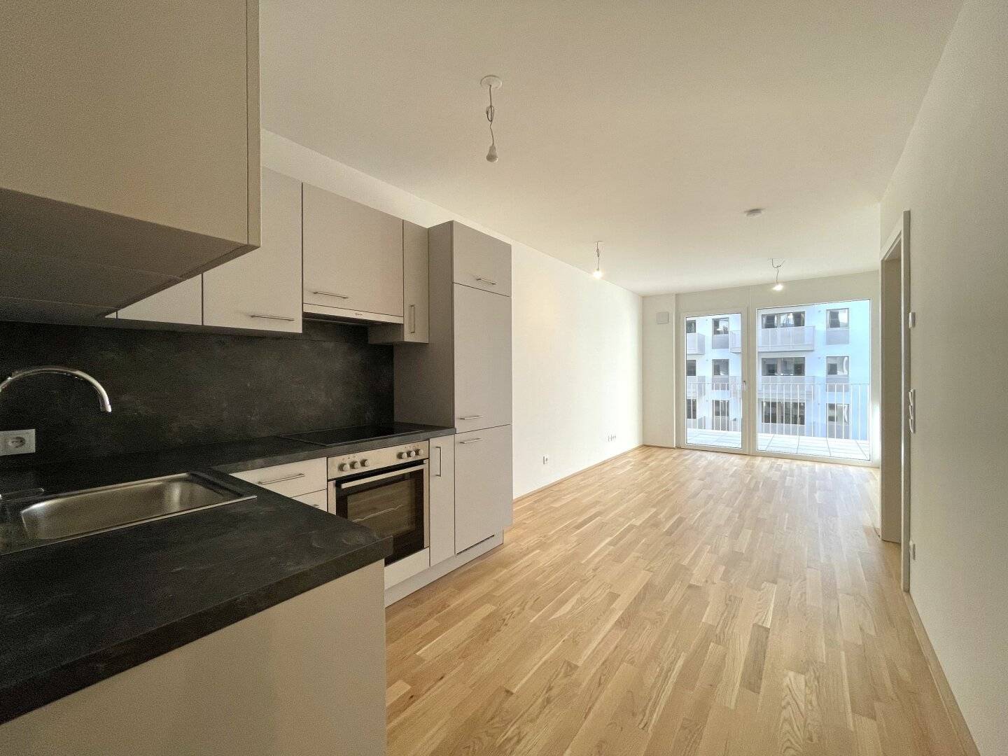 Apartment new build with balcony near U1 Kagraner Platz