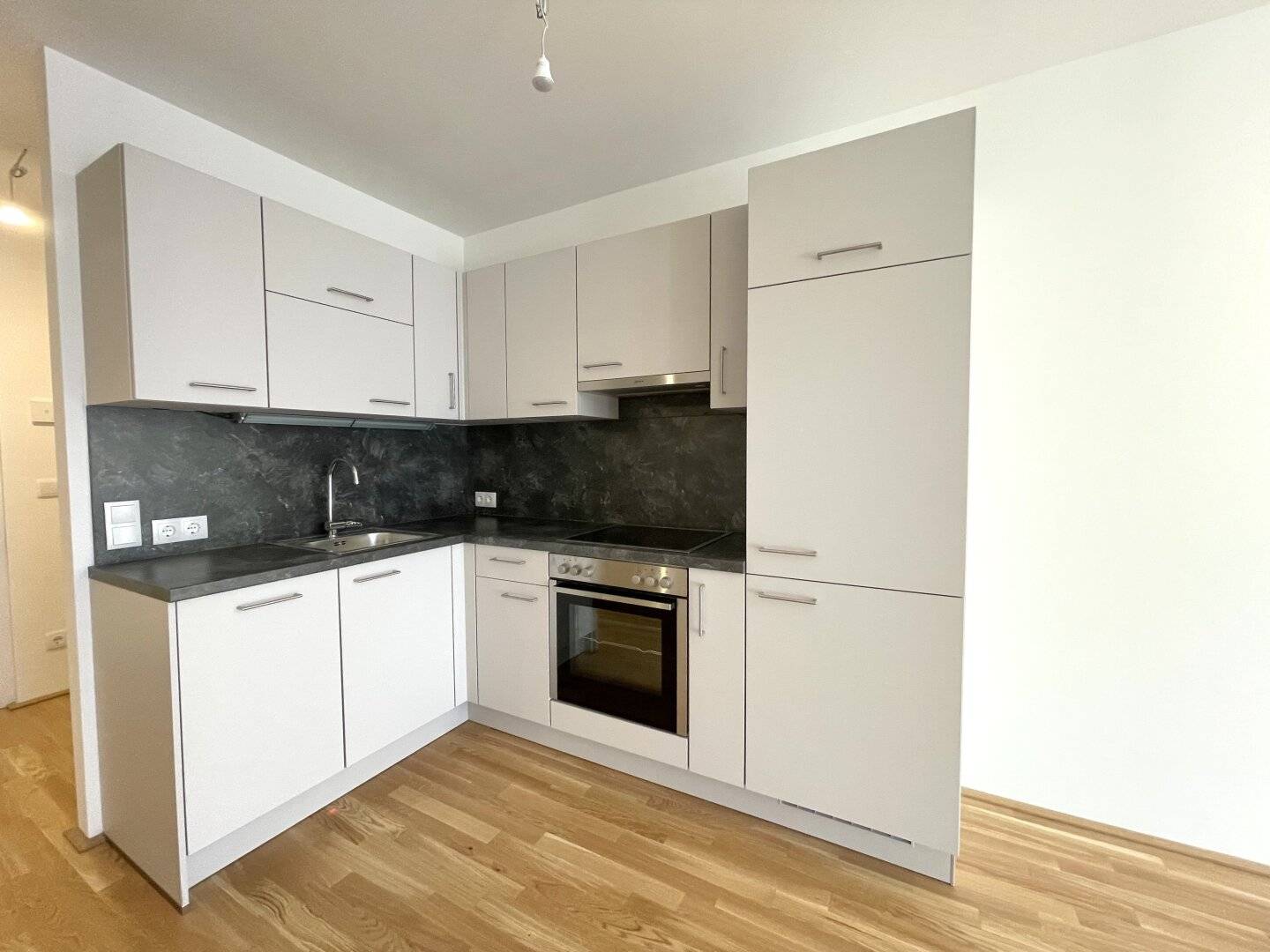 Apartment new build with balcony near U1 Kagraner Platz