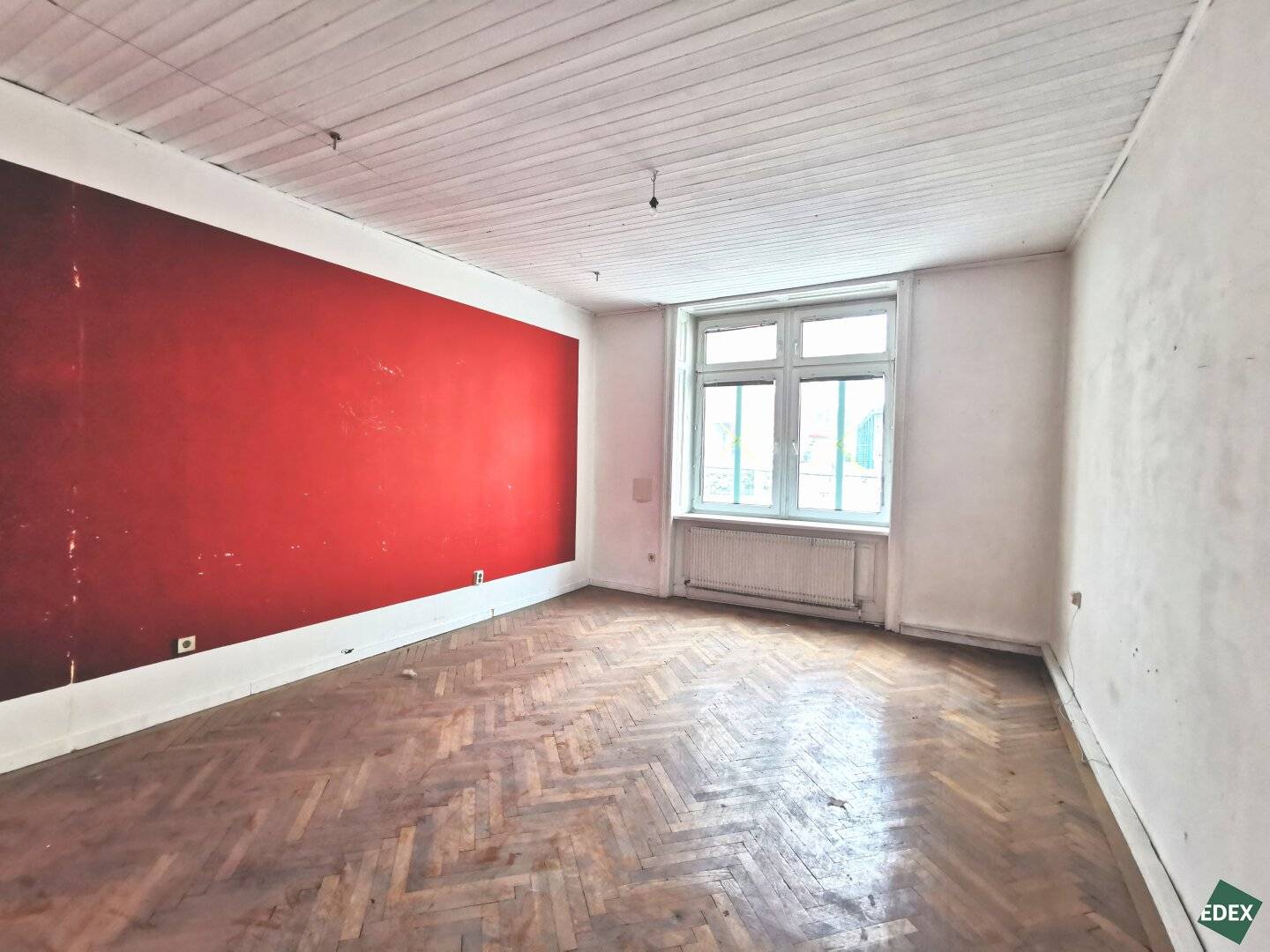 Renovation needed 3-room apartment directly on the U3 in Vienna