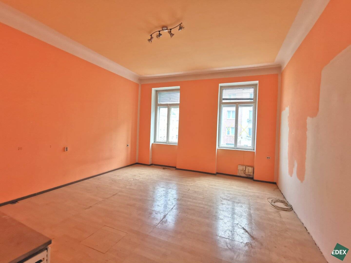 Sanierungsbedürftige Garconniere mit sehr guten Anbindungen an die Innere Stadt