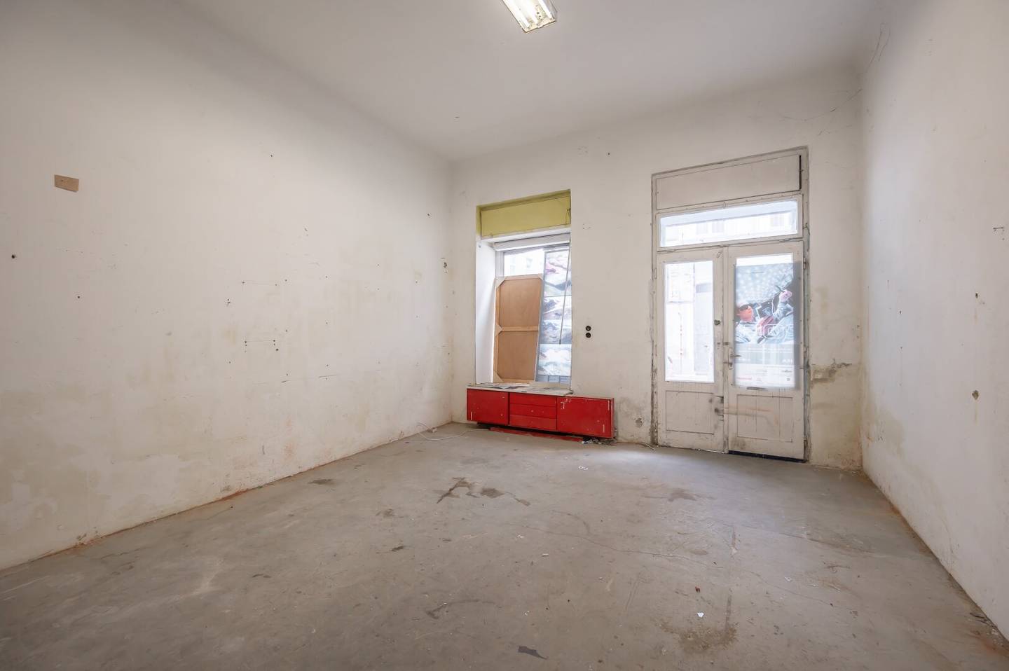 ++NEW++ Renovation potential: renovation needed 3 room old building apartment on the ground floor','de':'++NEU++ Umbaupotenzial: sanierungsbedürftige 3-Zimmer Altbauwohnung im Erdgeschoss!