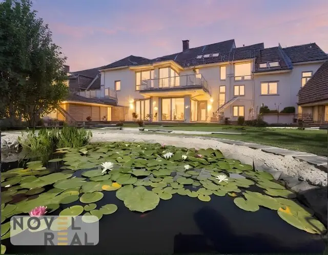 Living Like in Your Own House - Exclusive Maisonette Apartment with Garden in Top Location