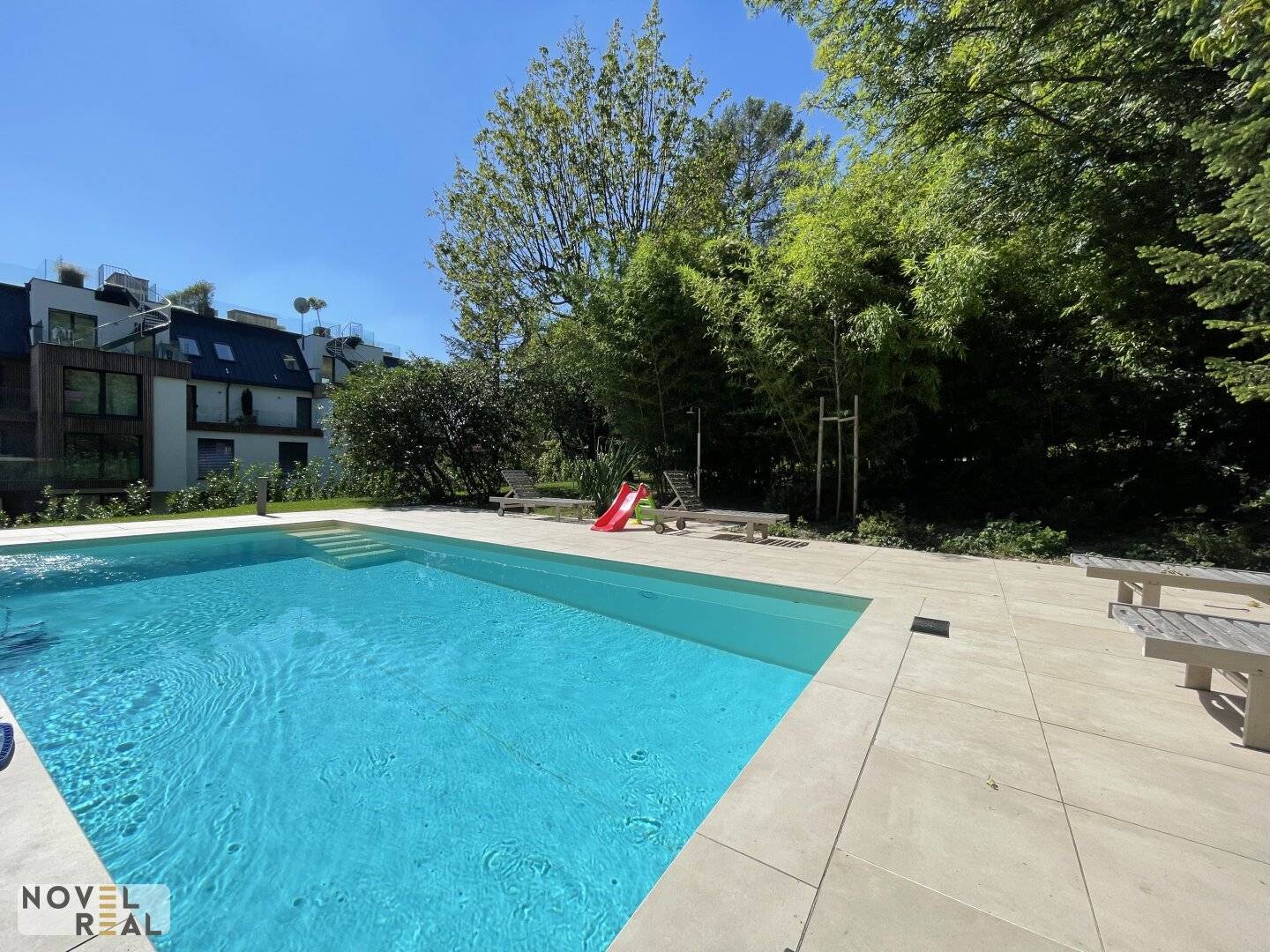 Exclusive living in a green oasis, luxurious garden apartment in Neustift