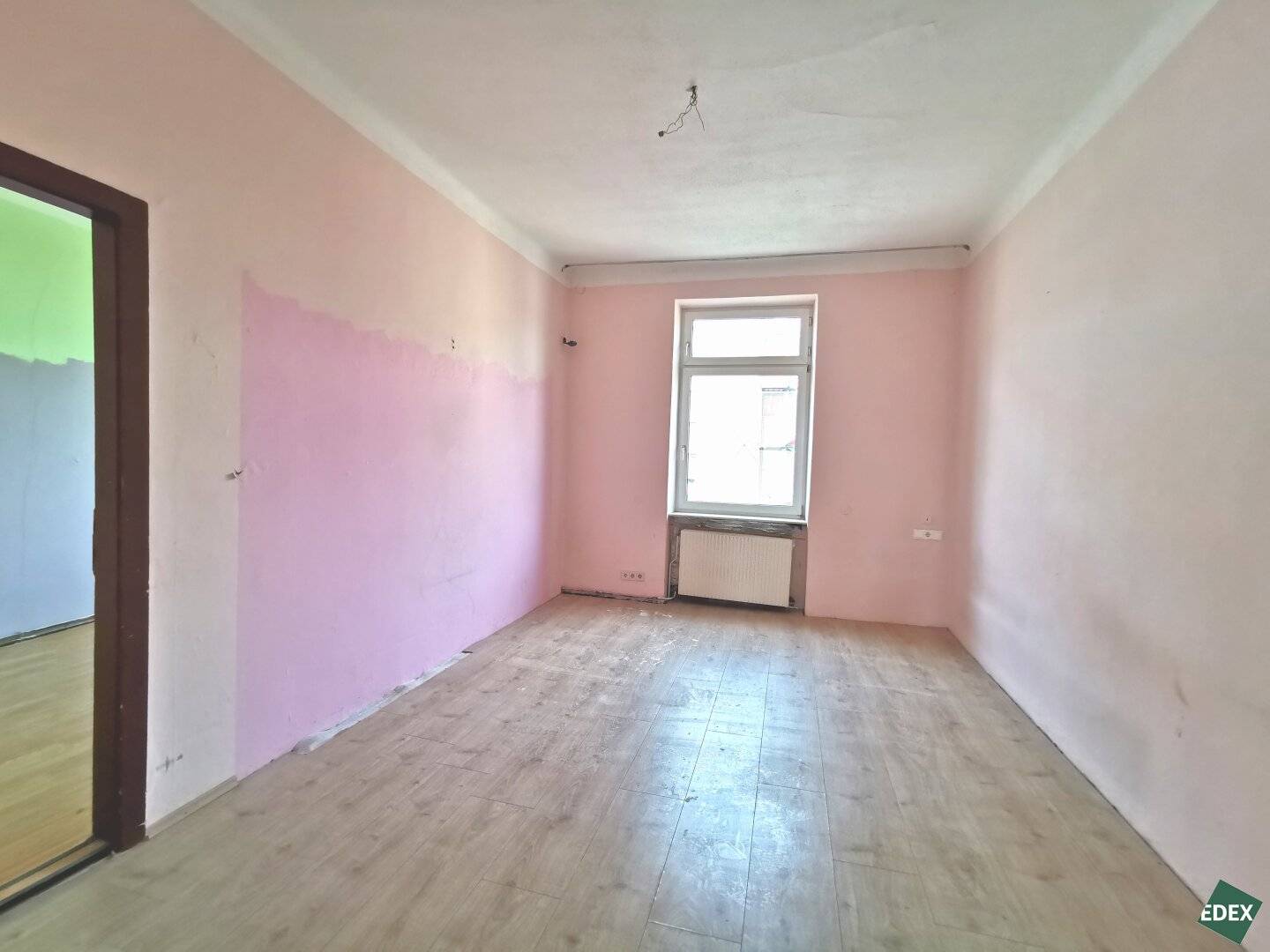 Sanierungsbedürftige Zwei-Zimmer-Wohnung unweit vom Donaukanal