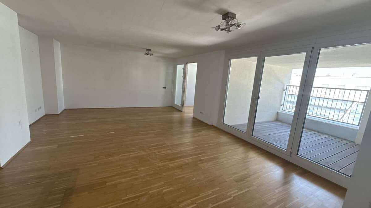 Großzügiges Büro im DG - Inklusive privater Terrasse!
