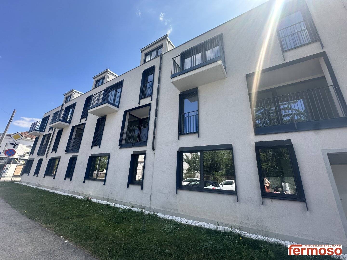 Ground floor apartment first occupancy with elevator