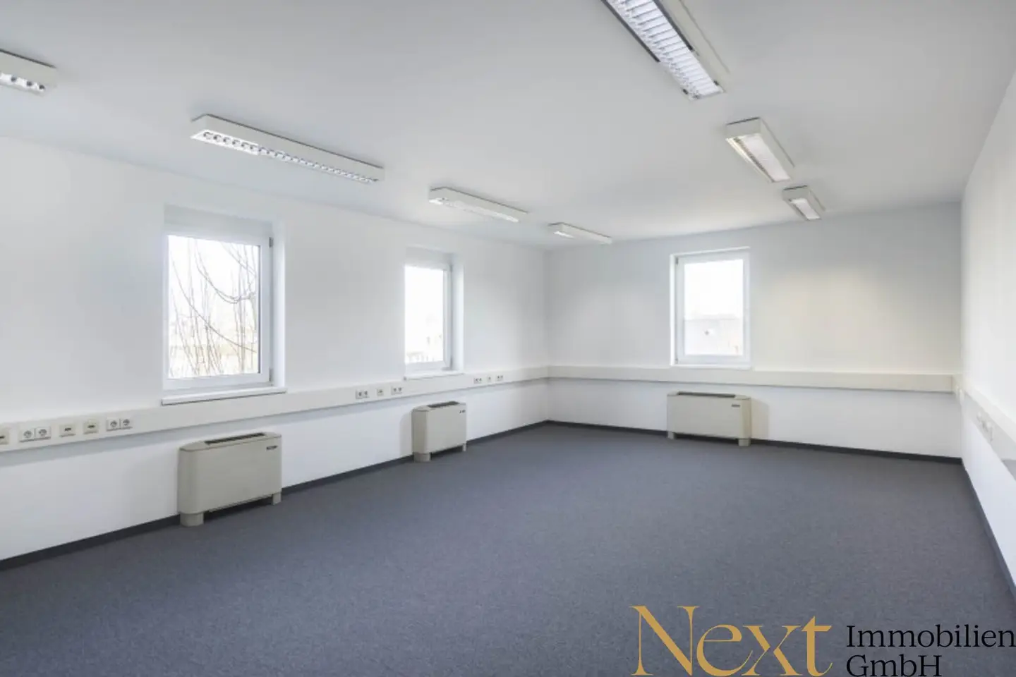 Perfectly connected office space in the Franzosenhausweg business park for rent