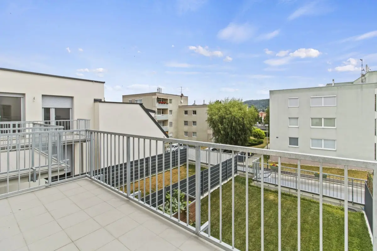 Dachgeschosswohnung Neubau mit Balkon 4 Zimmer