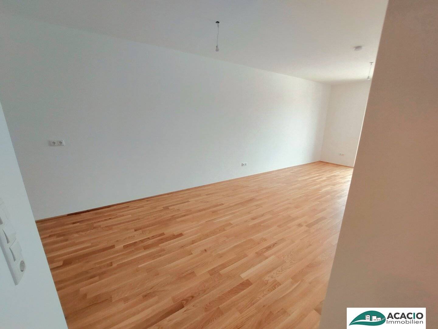 Neubau Wohnung mit Loggia Erstbezug