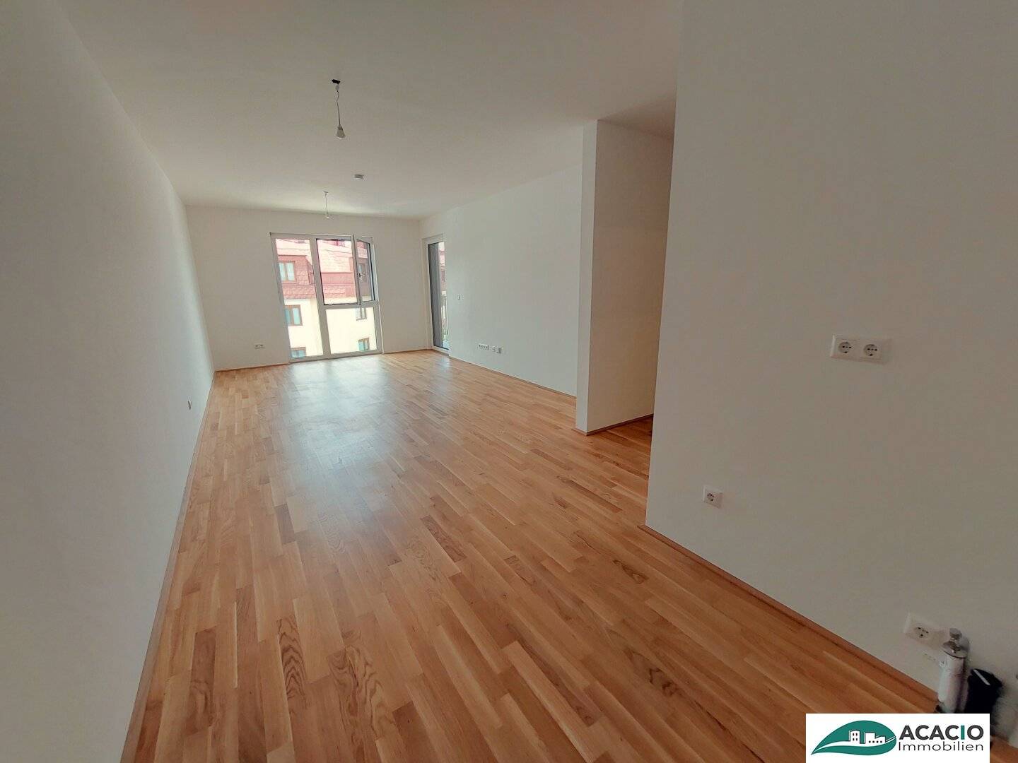 Neubau Wohnung mit Loggia Erstbezug