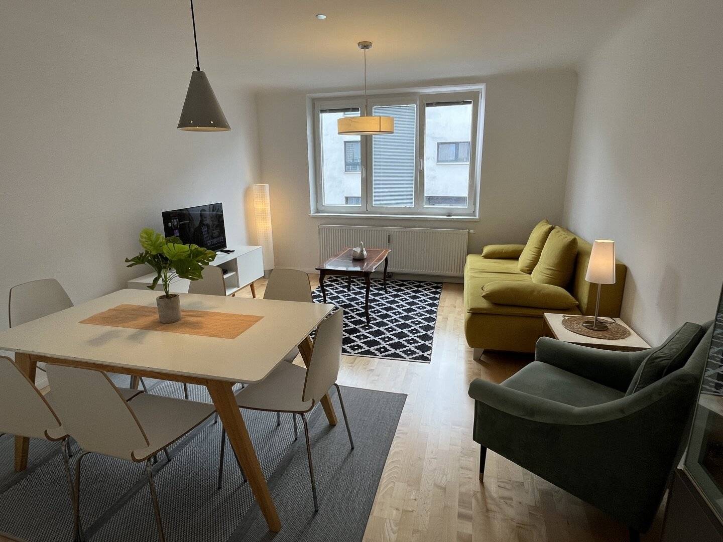 1100 Wien / HBF-Nähe: Neuwertige 5-Zimmer-Wohnung (96 m²) als Investment – Nettomiete € 1.185,65, bis 2028