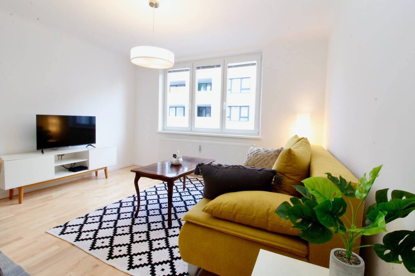 1100 Wien / HBF-Nähe: Neuwertige 5-Zimmer-Wohnung (96 m²) als Investment – Nettomiete € 1.185,65, bis 2028