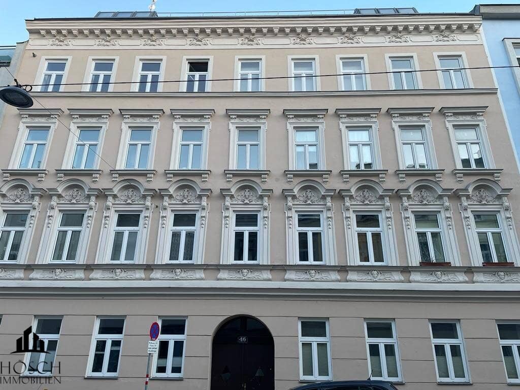 Altbauwohnung in ruhiger Gasse mit Terrasse