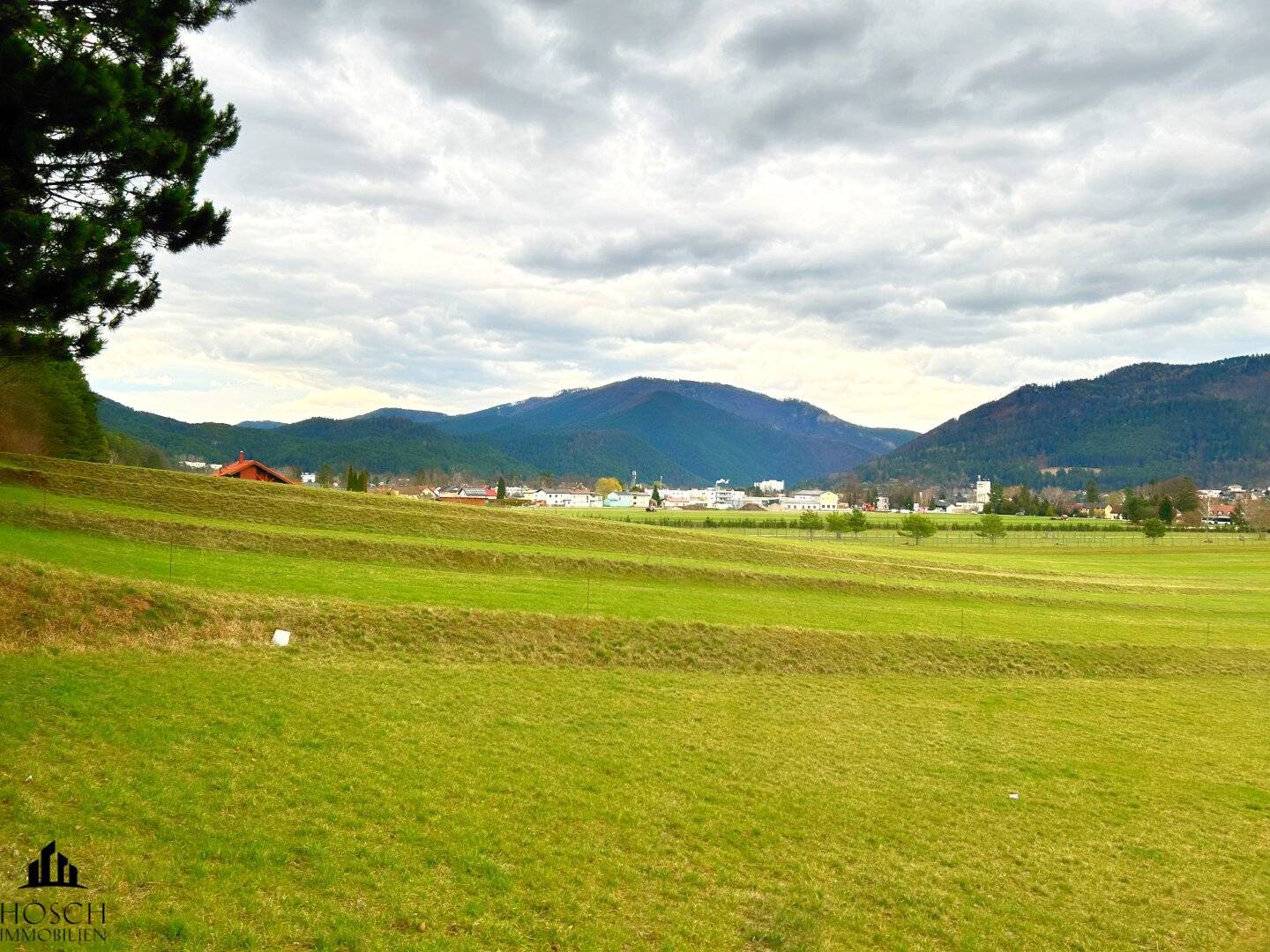 Grundstück in Pernitz mit Bergblick, 8.000 m², Bauland 1.589 m²