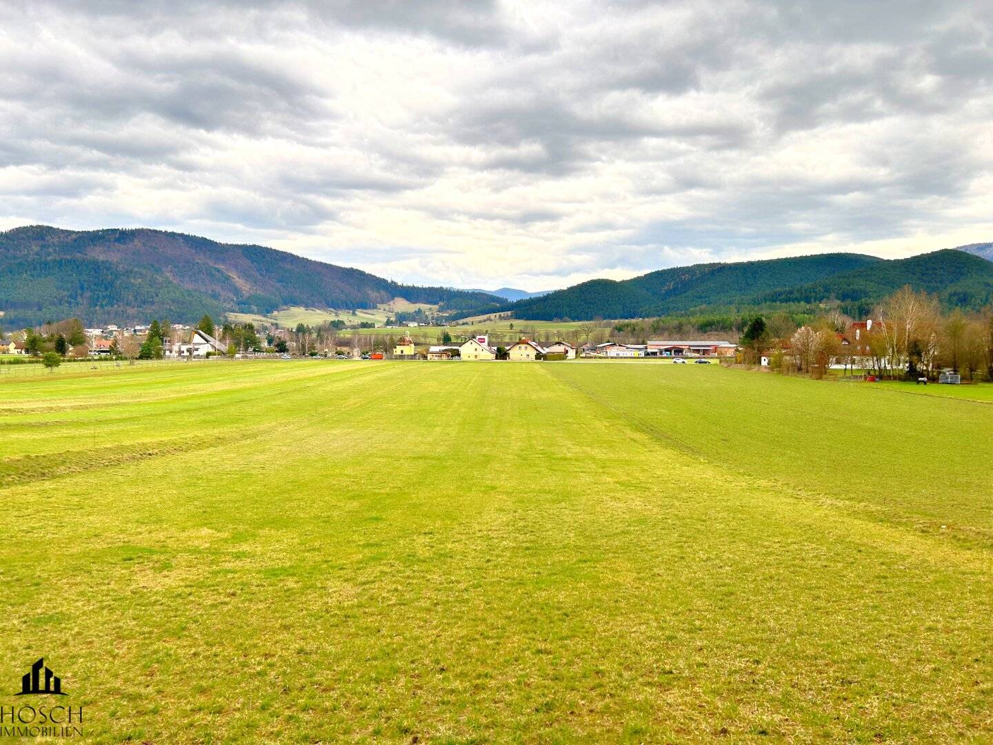 Grundstück in Pernitz mit Bergblick, 8.000 m², Bauland 1.589 m²