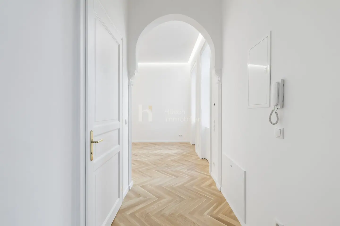 Renovated apartment with underfloor heating near U4