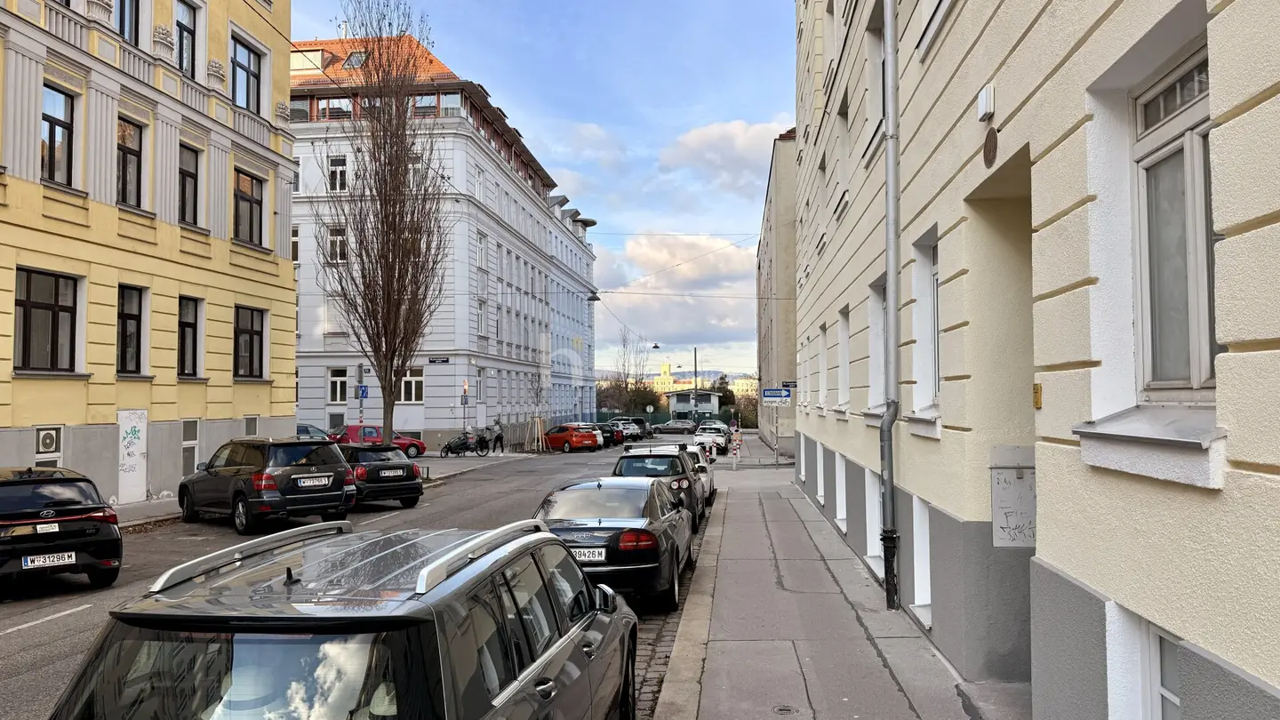 Apartment near U3 Johnstraße tenanted