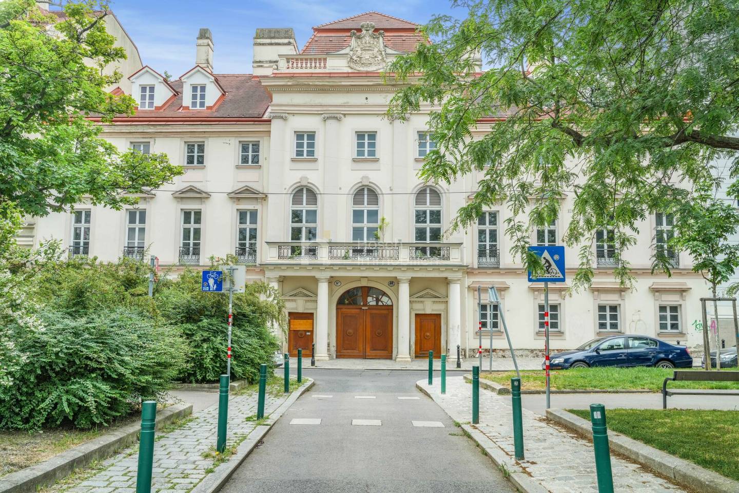 Fascinating Palace at the Augarten | with impressive history