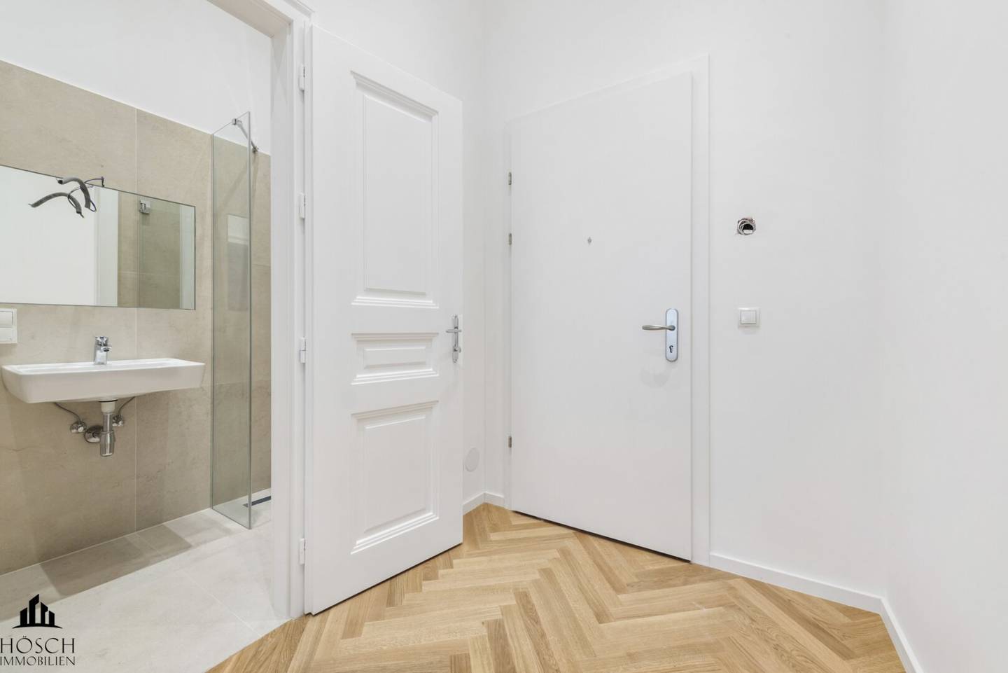 Renovated historic apartment near Augarten