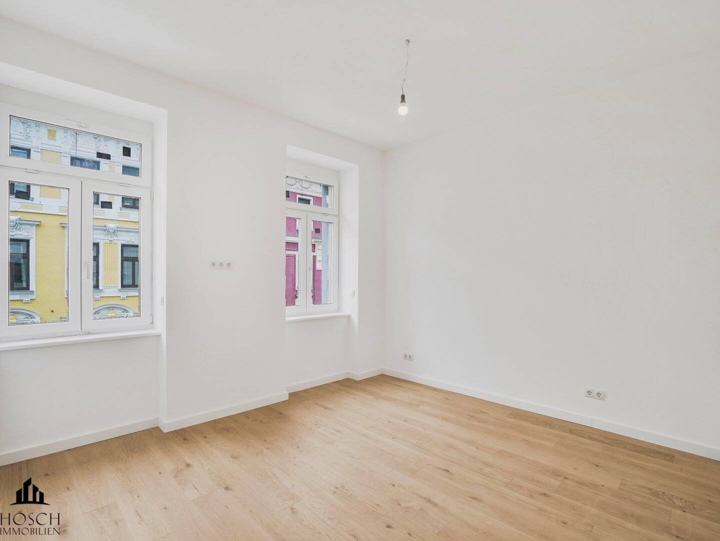 Aufwendig sanierte Erdgeschosswohnung mit Balkon