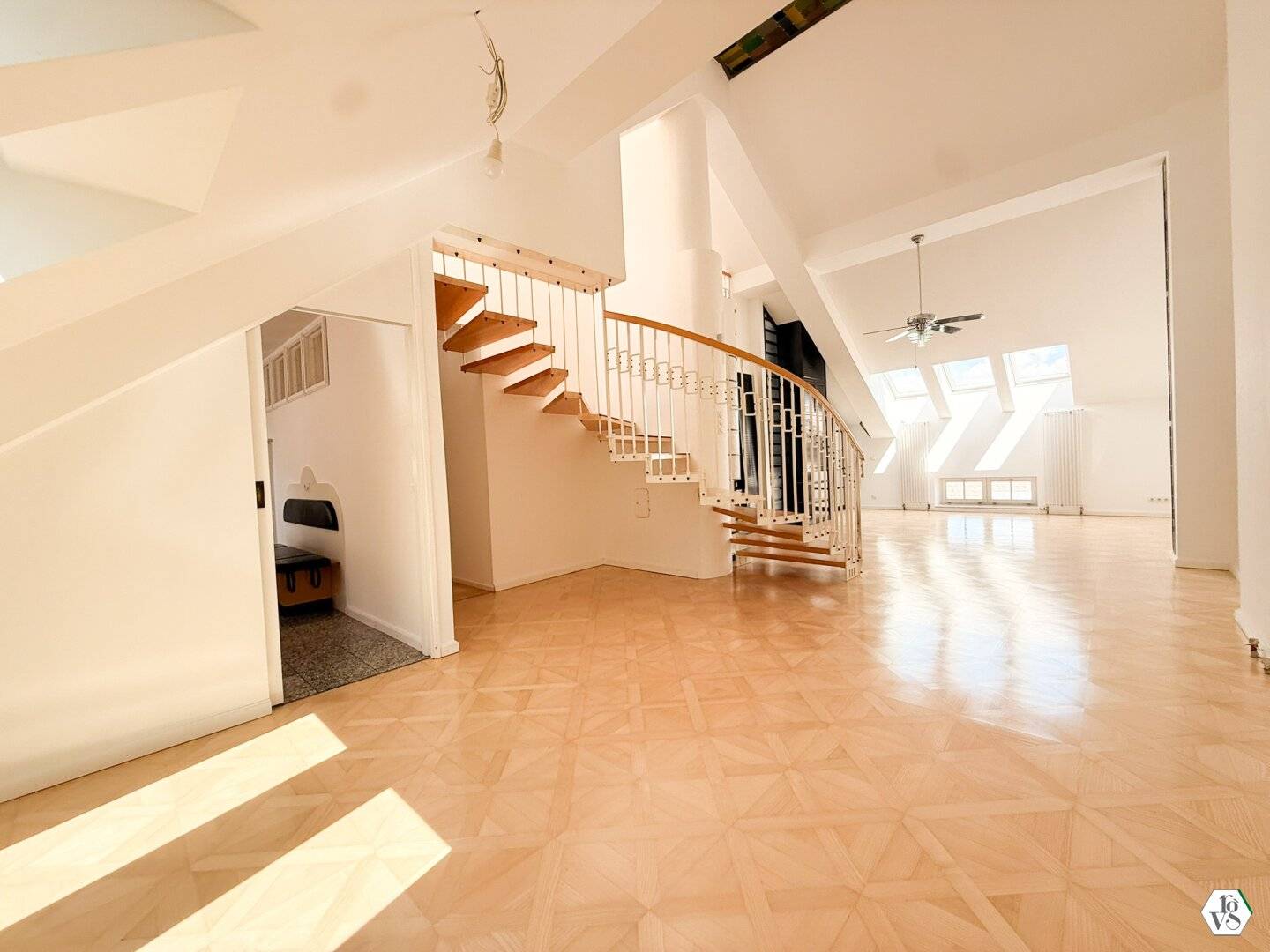 Dachgeschosswohnung mit Terrasse nahe Stadthalle