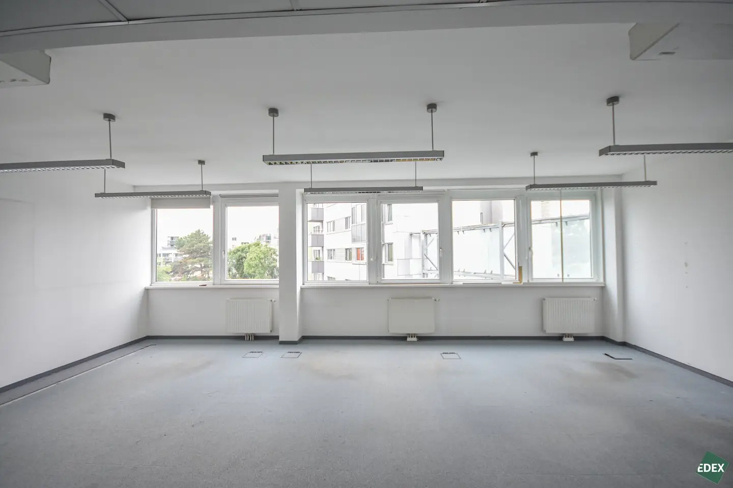 Modern office space with optimal transport connections