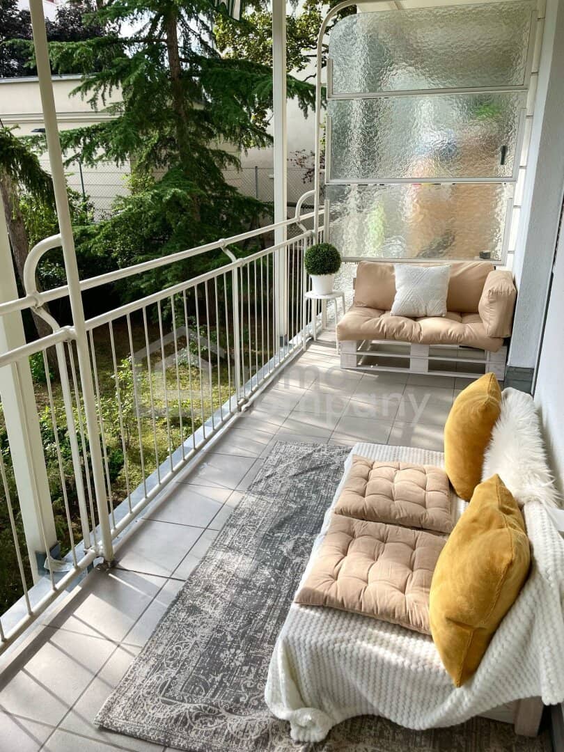 Wohnung with balcony and lift in quiet location