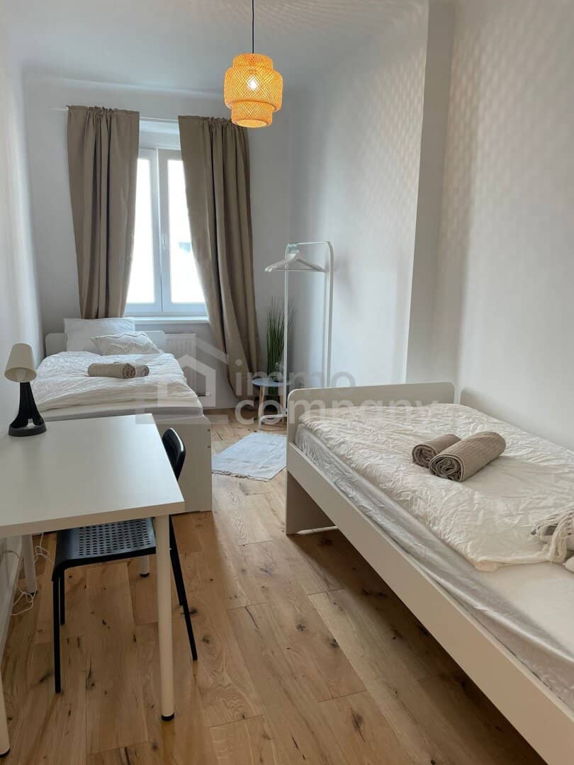 Wohnung with balcony and lift in quiet location