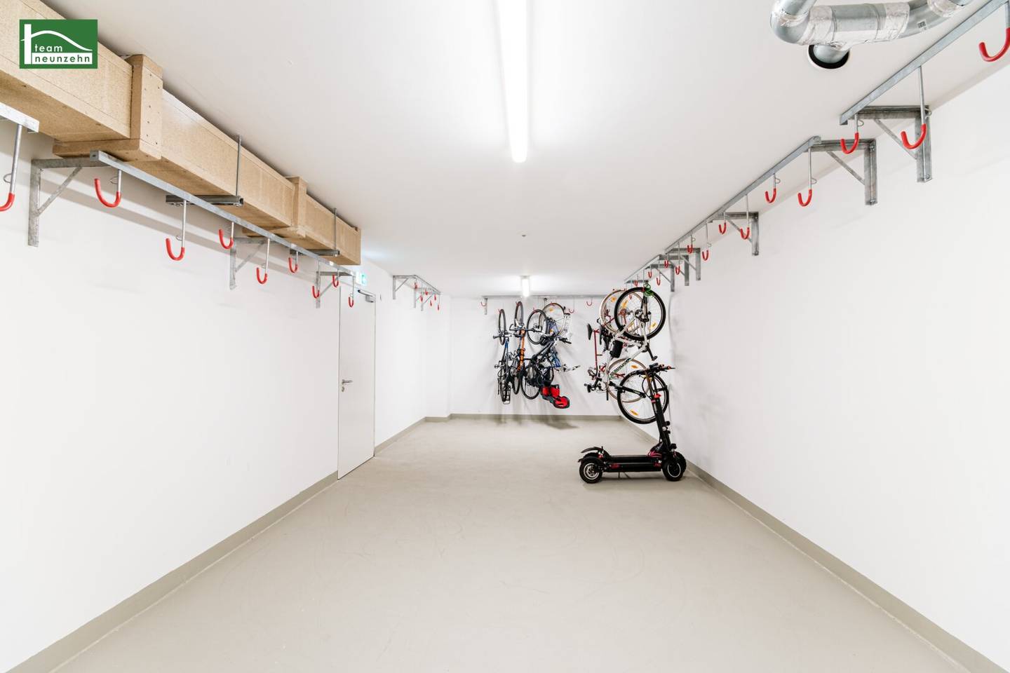 Attention investors First occupancy new build on freehold in prime location near the U1